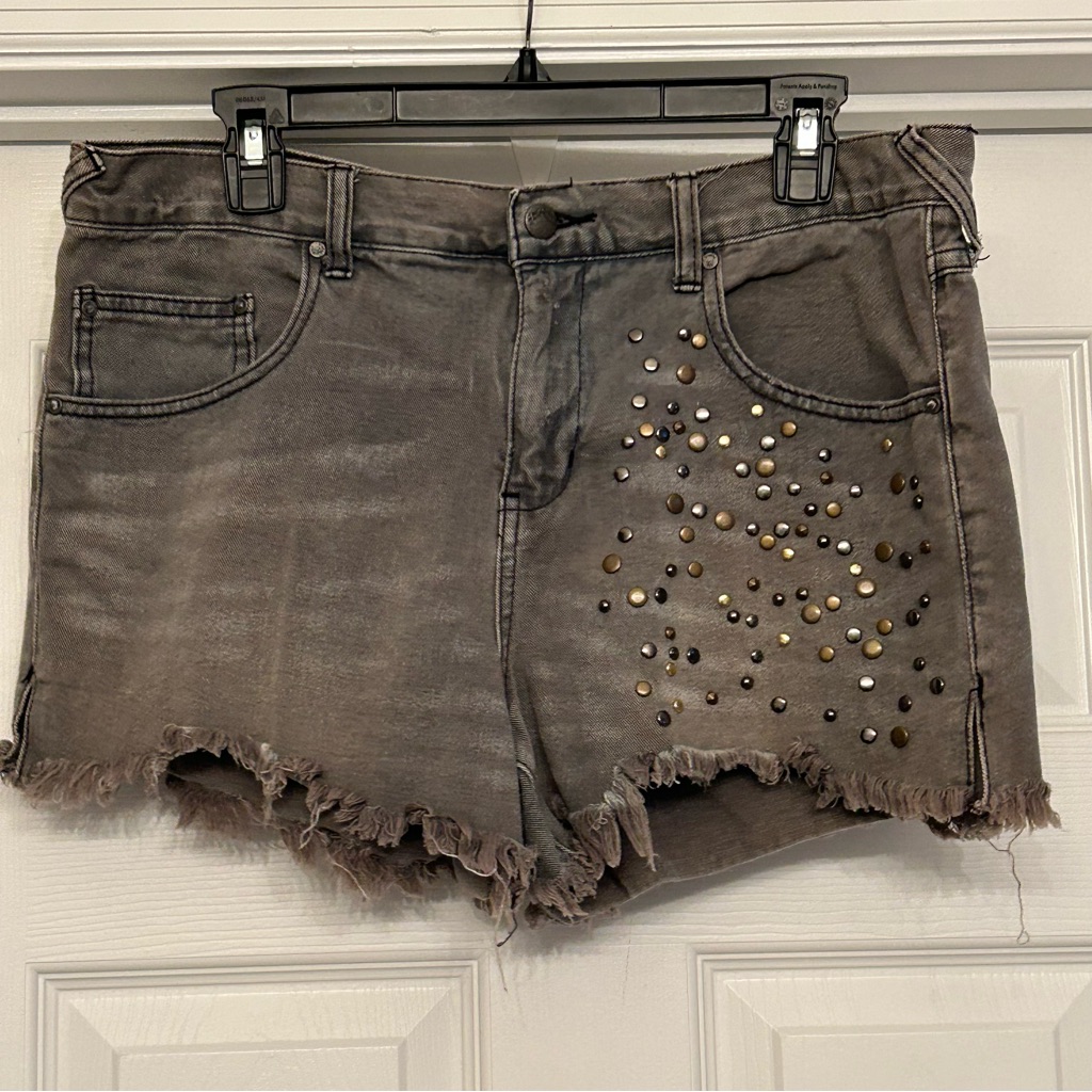 Free People Distressed Grey Studded Shorts Cut Offs Size 31